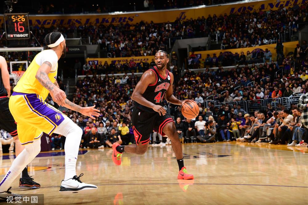 坚持逼抢与 坚持逼抢与