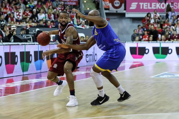 亚历克斯 亚历克斯